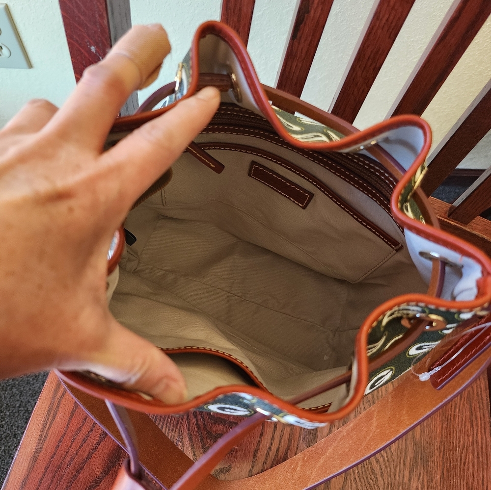 Dooney & Bourke NFL packers, brand new - Picture 4 of 5